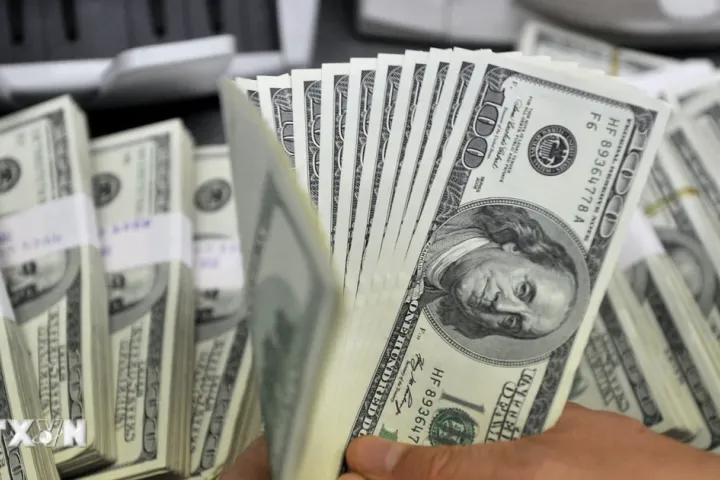 Đồng USD tăng mạnh sau tín hiệu cứng rắn từ Chủ tịch Fed