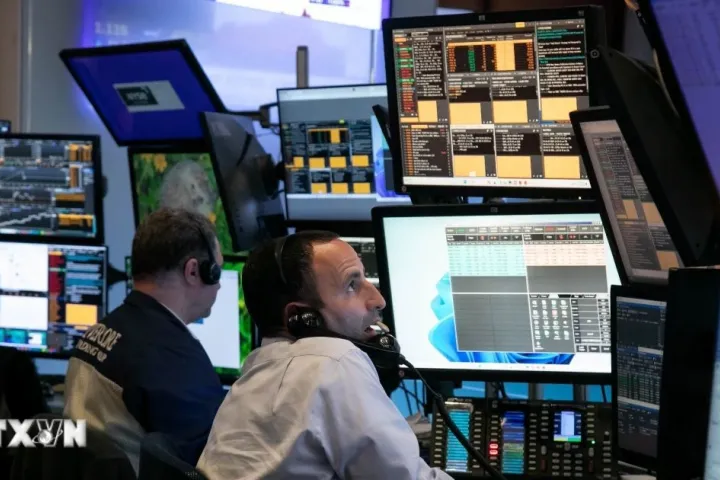Dow Jones lập đỉnh kỷ lục nhờ diễn biến tích cực tại Trung Đông