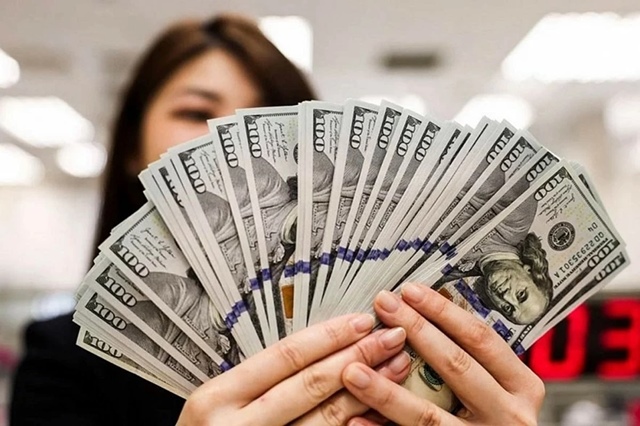 Tuần 14-18/09: Giá USD quốc tế vượt mốc 100 điểm, tỷ giá trung tâm tăng