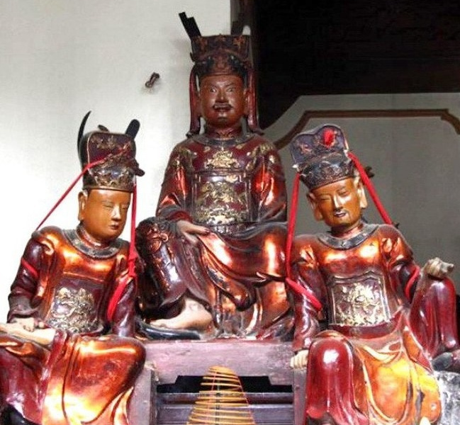 Đức Ông - Người rải vàng năm cũ