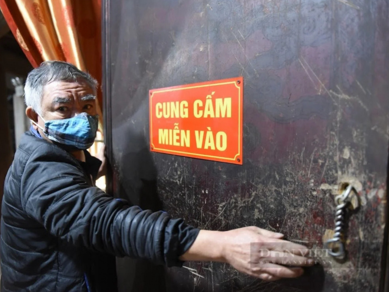 Đóng lại cung cấm