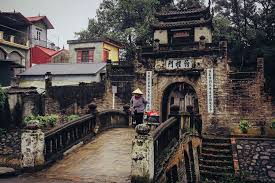 Phép vua thua lệ... thôn