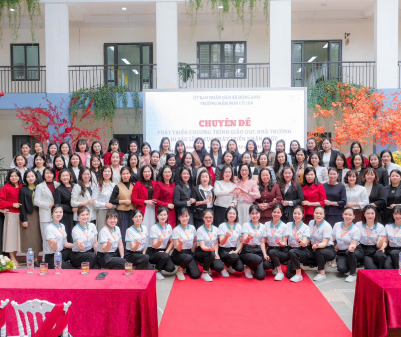 Thực hiện theo sự chỉ đạo của Sở GD& ĐT TP Hà Nội, phòng Văn hóa- Xã hội xã Đông Anh và kế hoạch năm học 2025 – 2026, sáng ngày 04/12/2025, Trường Mầm non Cổ Loa tổ chức buổi chuyên đề: “PHÁT TRIỂN CHƯƠNG TRÌNH GIÁO DỤC NHÀ TRƯỜNG ĐI SÂU LĨNH VỰC PHÁT TRI