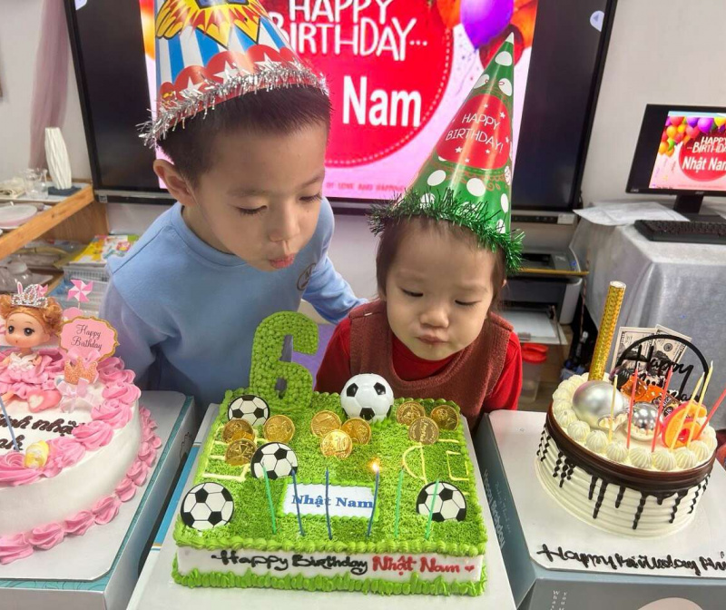 Thật vui khi được đón tuổi mới cùng cô và các bạn