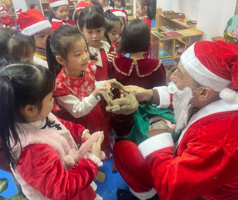 Giáng sinh ấm áp cùng cô và các bạn