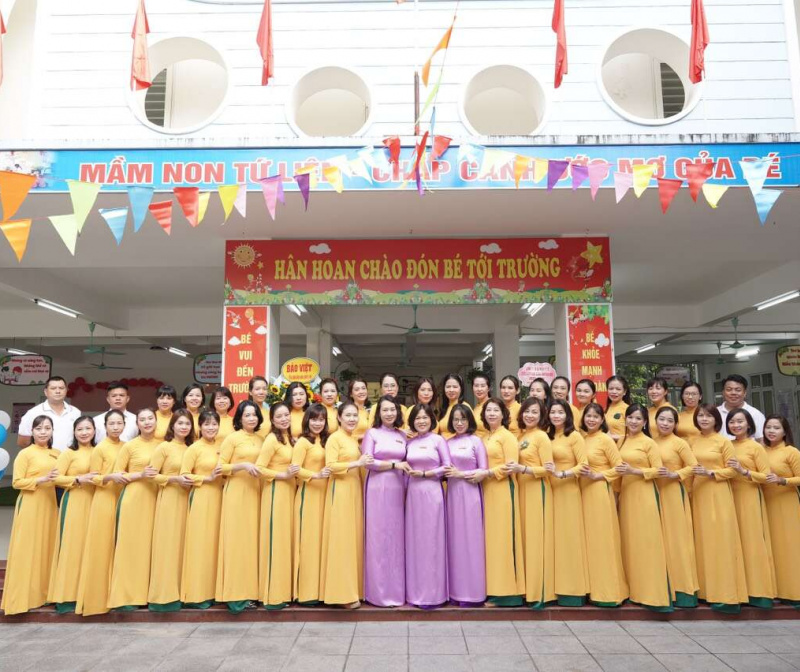 Trường mầm non Tứ Liên tổ chức hội nghị sơ kết học kỳ I năn học 2023 - 2024