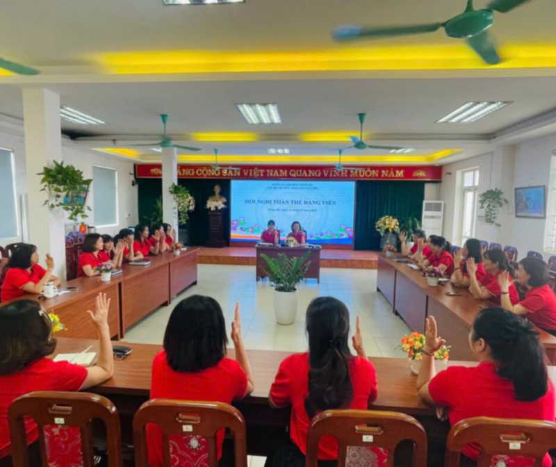 CHI BỘ TRƯỜNG MẦM NON TỨ LIÊN TỔ CHỨC HỘI NGHỊ ĐẢNG VIÊN