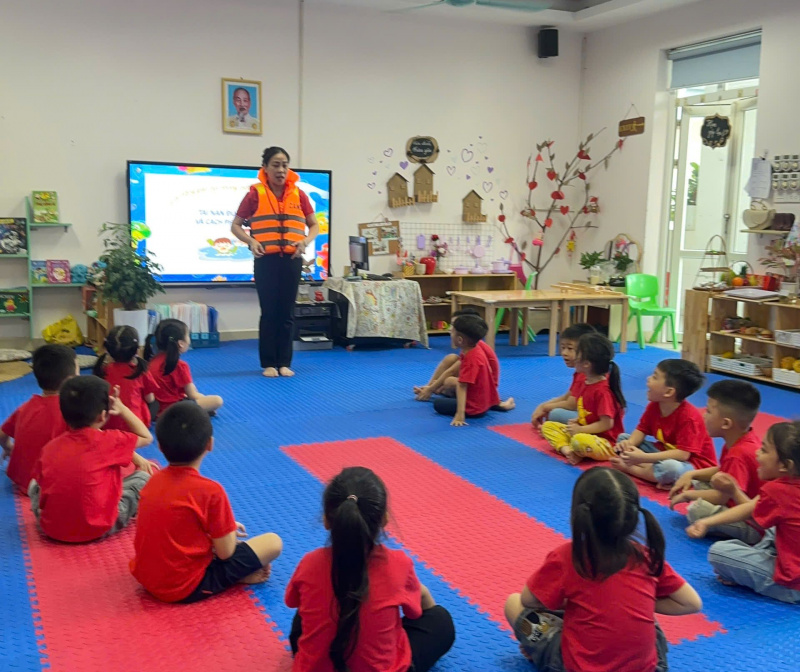 HOẠT ĐỘNG GIÁO DỤC: kỸ NĂNG PHÒNG CHỐNG ĐUỐI NƯỚC CHO TRẺ 5-6 TUỔI