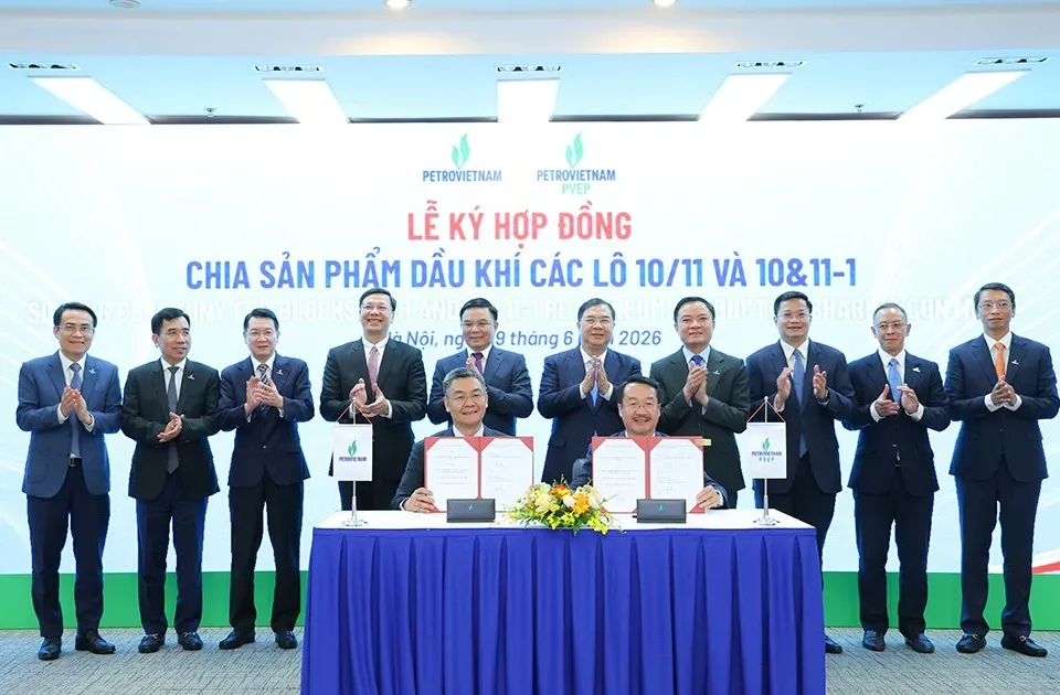 PetroVietnam ký hợp đồng chia sản phẩm dầu khí các Lô 10/11 và 10&11-1 và hợp đồng mua bán khí, mỏ sư tử trắng, giai đoạn 2B, Lô 15-1