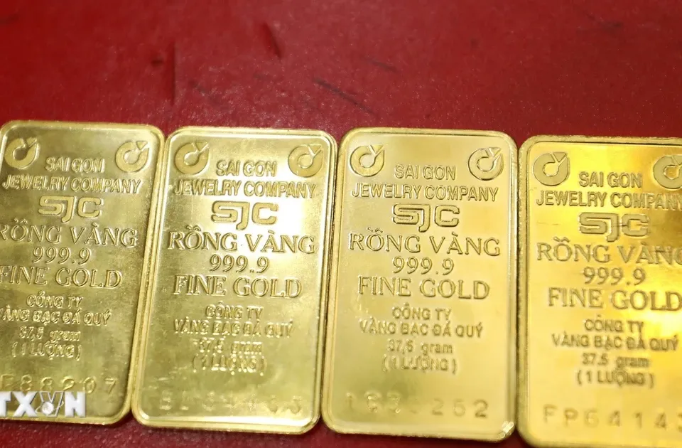 Giá vàng SJC đi ngang, giao dịch ở ngưỡng 146 triệu đồng mỗi lượng