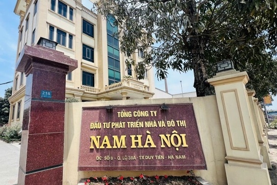 Vợ Chủ tịch và Phó Tổng Giám đốc NHA gom cổ phiếu khi thị giá trượt dài