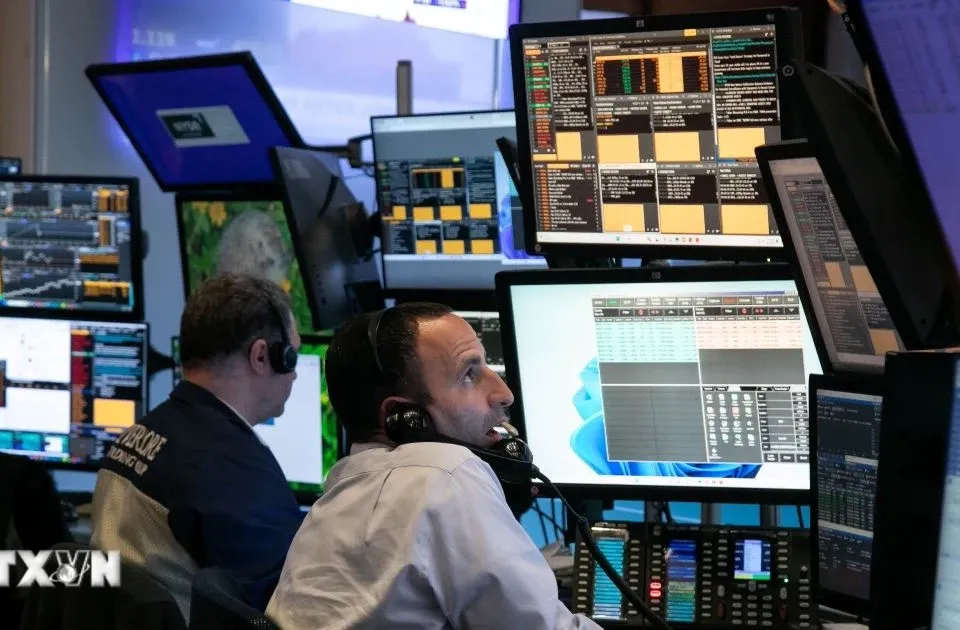 Dow Jones lập đỉnh kỷ lục nhờ diễn biến tích cực tại Trung Đông